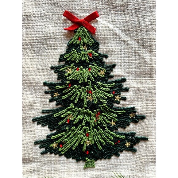 Christmas Tree Dish Kitchen Towel Set of 2 Embroidered FESTIVE Detailed 20" x 28 - Picture 3 of 6
